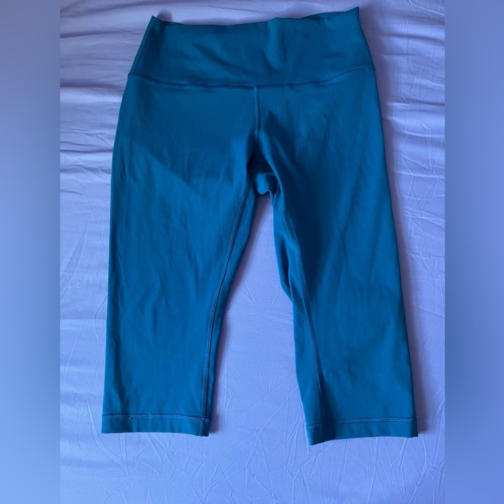 Lululemon Athletica Teal Capri Leggings size 10